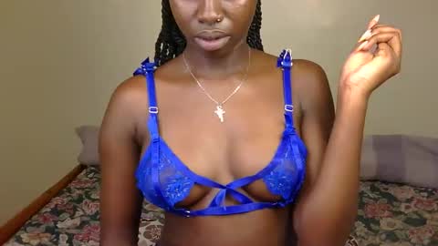 Snapshot of petite_charm chatting on 05-21-26, 08:38 Charm online show from 05-21-26, 08:38