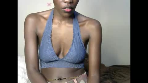 petite_lavi2 online show from 12-13-24, 11:34