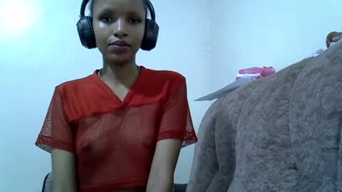 Snapshot of petite_melinda chatting on 07-05-26, 02:02 petite_melinda online show from 07-05-26, 02:02
