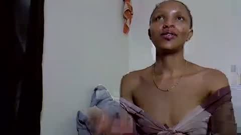 Snapshot of petite_melinda chatting on 07-06-26, 10:45 petite_melinda online show from 07-06-26, 10:45