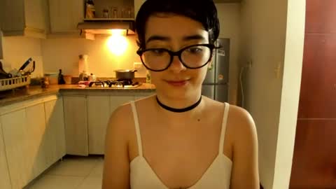 Lunna online show from 06-12-26, 01:48