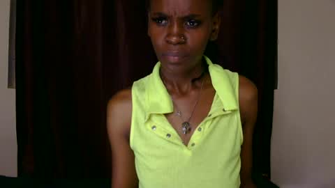 Snapshot of petitevixenn chatting on 07-12-26, 11:40 petitevixenn online show from 07-12-26, 11:40