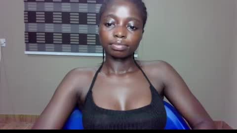 petitexxebony online show from 06-11-26, 12:32