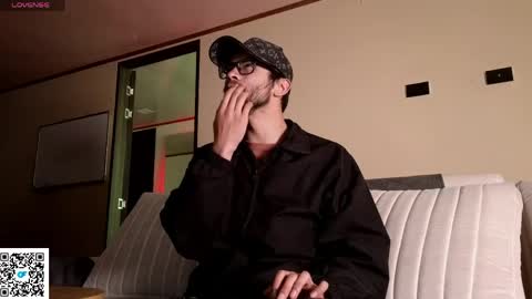 phantom_bigger1 online show from 04-11-26, 03:27