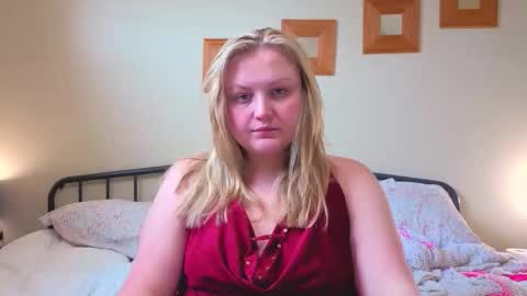 Snapshot of phatassblond chatting on 02-24-26, 04:16 PhatAssBlond online show from 02-24-26, 04:16