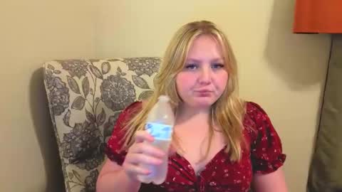 Snapshot of phatassblond chatting on 04-04-26, 02:21 PhatAssBlond online show from 04-04-26, 02:21