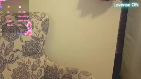 Snapshot of phatassblond chatting on 04-05-26, 11:35 PhatAssBlond online show from 04-05-26, 11:35