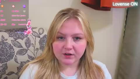 Snapshot of phatassblond chatting on 04-20-26, 10:11 PhatAssBlond online show from 04-20-26, 10:11