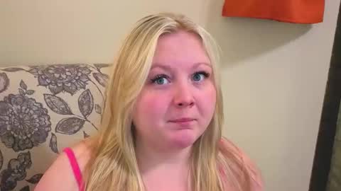 Snapshot of phatassblond chatting on 04-23-26, 10:23 PhatAssBlond online show from 04-23-26, 10:23