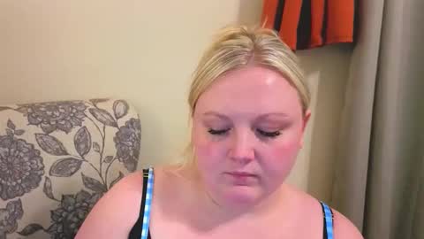 Snapshot of phatassblond chatting on 04-29-26, 10:49 PhatAssBlond online show from 04-29-26, 10:49