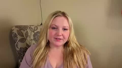 Snapshot of phatassblond chatting on 05-29-26, 11:58 PhatAssBlond online show from 05-29-26, 11:58