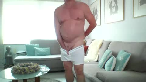Snapshot of phil279 chatting on 07-03-26, 01:06 Phil online show from 07-03-26, 01:06