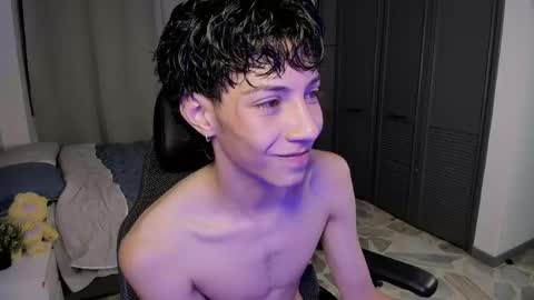 Phil.   INDEPENDENT MODEL online show from 05-13-26, 03:04