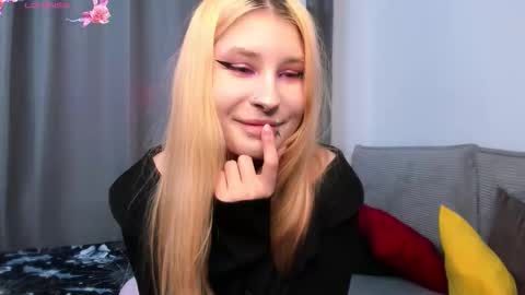 Snapshot of phoenixvale chatting on 11-29-25, 03:04 Phoenixvale Pls follow me online show from 11-29-25, 03:04