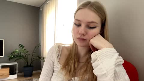 Kristie online show from 06-11-26, 11:14