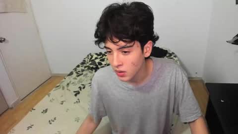 picaszomilos350 online show from 02-24-26, 07:06