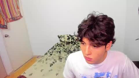 picaszomilos350 online show from 03-05-26, 05:14