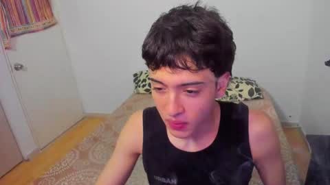 picaszomilos350 online show from 03-22-26, 02:09