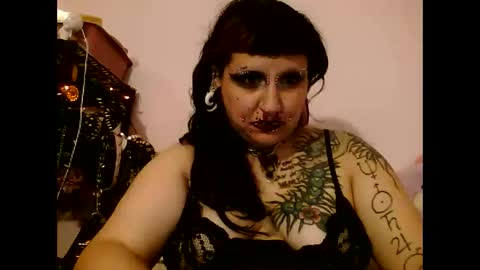Snapshot of piercedprincess666420 chatting on 04-11-26, 04:39 Pierced Princess online show from 04-11-26, 04:39