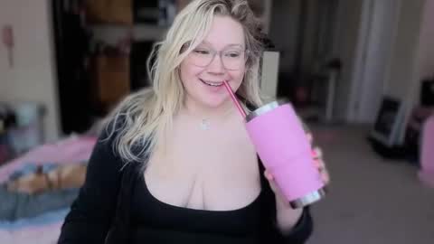 Piggy Rose online show from 01-31-26, 07:11