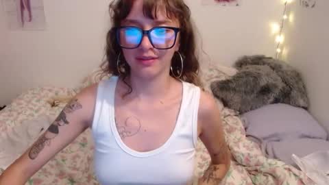 Snapshot of pikawiii chatting on 01-12-25, 05:34 ill be back on monday 18th of november online show from 01-12-25, 05:34