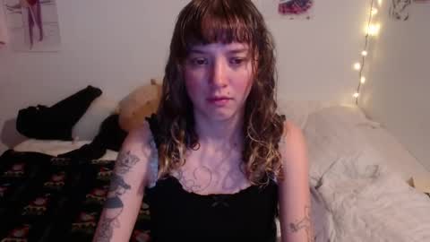 Snapshot of pikawiii chatting on 02-04-25, 03:00 ill be back on monday 18th of november online show from 02-04-25, 03:00