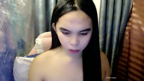 Snapshot of pinay_heart chatting on 11-20-25, 08:47 heart online show from 11-20-25, 08:47