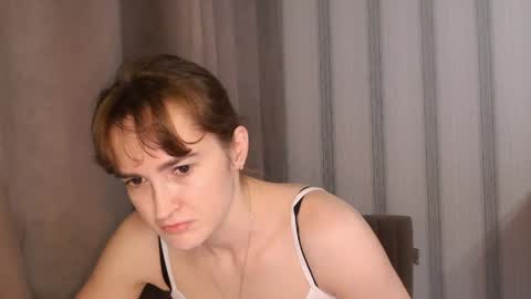 Snapshot of pineapple__mood chatting on 04-21-26, 07:03 online show from 04-21-26, 07:03