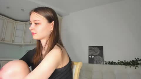 Snapshot of pink_banny chatting on 04-17-26, 04:54 Alex online show from 04-17-26, 04:54