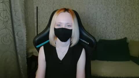 Snapshot of pink_martinis chatting on 02-19-25, 04:44 Pink MartinIS online show from 02-19-25, 04:44