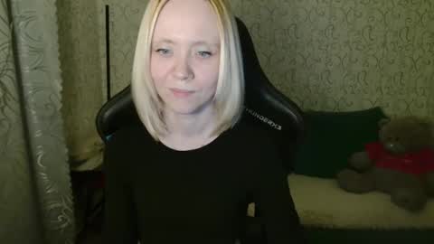 Snapshot of pink_martinis chatting on 02-28-25, 04:20 Pink MartinIS online show from 02-28-25, 04:20