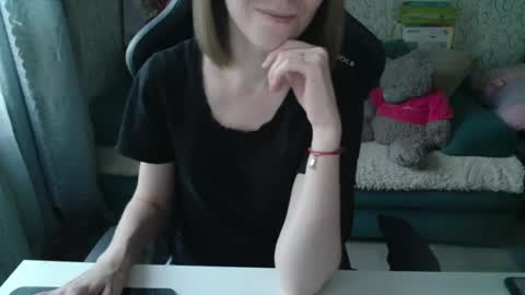 Snapshot of pink_martinis chatting on 09-13-25, 03:45 Pink MartinIS online show from 09-13-25, 03:45