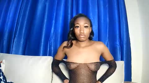 Snapshot of pinkaura_ chatting on 06-05-26, 11:49 PinkyAura online show from 06-05-26, 11:49