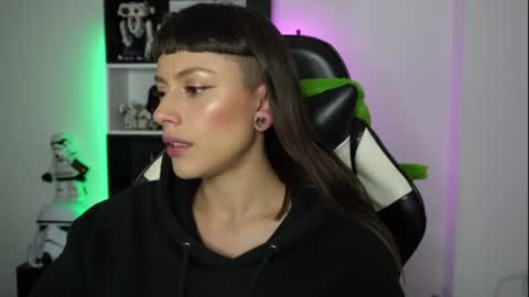 Emily online show from 07-08-26, 01:32