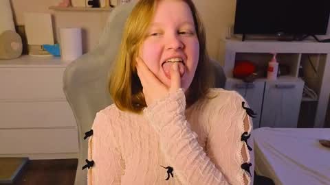 pinkiep1e online show from 04-11-26, 03:55