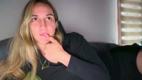 Pinkilola online show from 04-19-26, 07:38