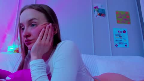 Mila online show from 04-11-26, 11:25