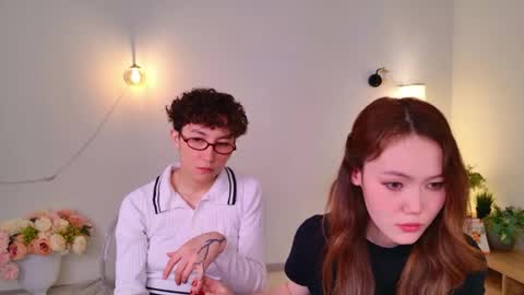 Li long hair and Rude short hair online show from 04-27-26, 09:13