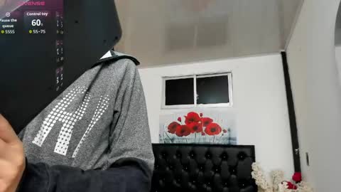 Snapshot of pinky_f00x chatting on 06-08-26, 07:25 pinky_f00x online show from 06-08-26, 07:25