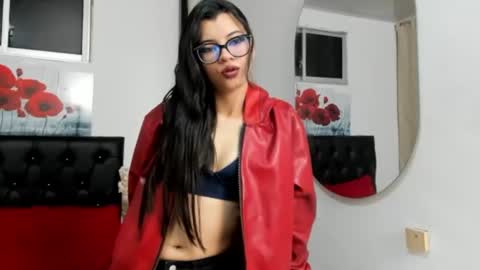 Snapshot of pinky_f00x chatting on 06-11-26, 02:53 pinky_f00x online show from 06-11-26, 02:53