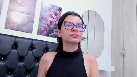 Snapshot of pinky_f00x chatting on 06-29-26, 07:25 pinky_f00x online show from 06-29-26, 07:25