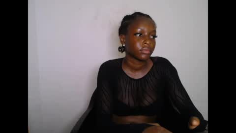 pinkykiki_247 online show from 04-26-26, 05:54