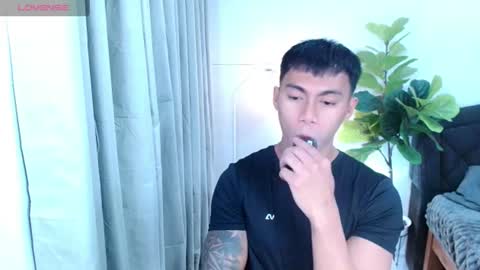 Snapshot of pinoymilker chatting on 06-18-26, 11:14 ethan online show from 06-18-26, 11:14
