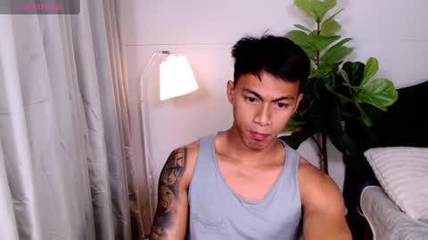 Snapshot of pinoymilker chatting on 07-08-26, 04:33 ethan online show from 07-08-26, 04:33