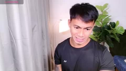 Snapshot of pinoymilker chatting on 07-09-26, 08:24 ethan online show from 07-09-26, 08:24