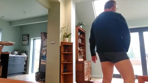 piphwyl online show from 02-20-25, 02:57