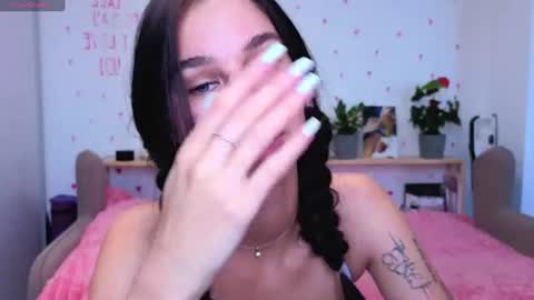 Snapshot of pixie_molly chatting on 07-14-26, 07:24 Molly online show from 07-14-26, 07:24