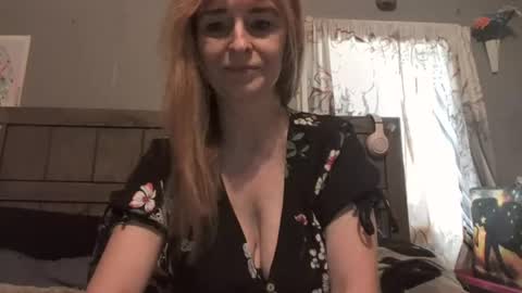 Snapshot of pizzedwife chatting on 06-14-26, 03:14 pizzedwife online show from 06-14-26, 03:14