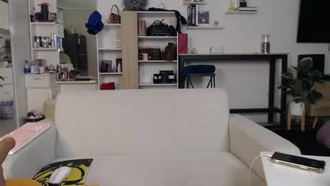 Snapshot of plasticgirll chatting on 01-25-25, 06:35 plasticgirll online show from 01-25-25, 06:35