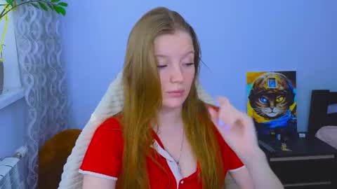 Snapshot of playful_mary chatting on 06-23-26, 05:27 Masha online show from 06-23-26, 05:27